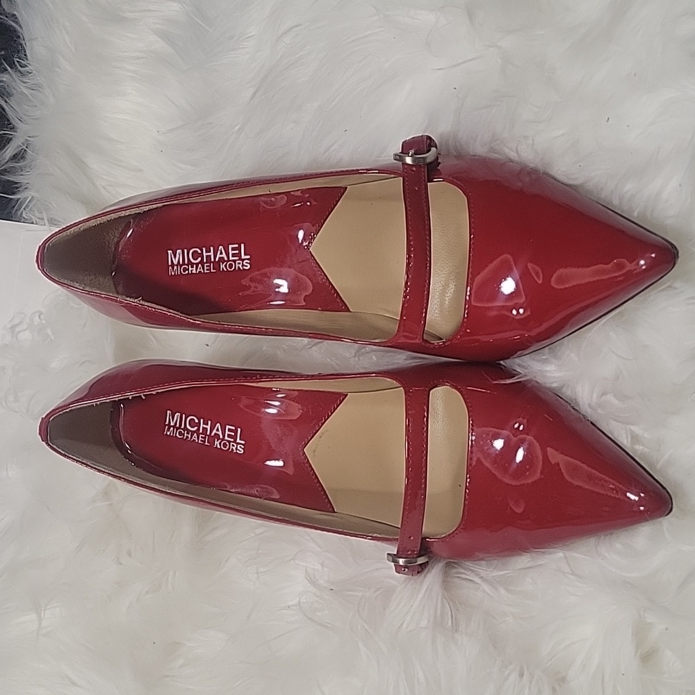Michael kors carina pump patent color cherry red.